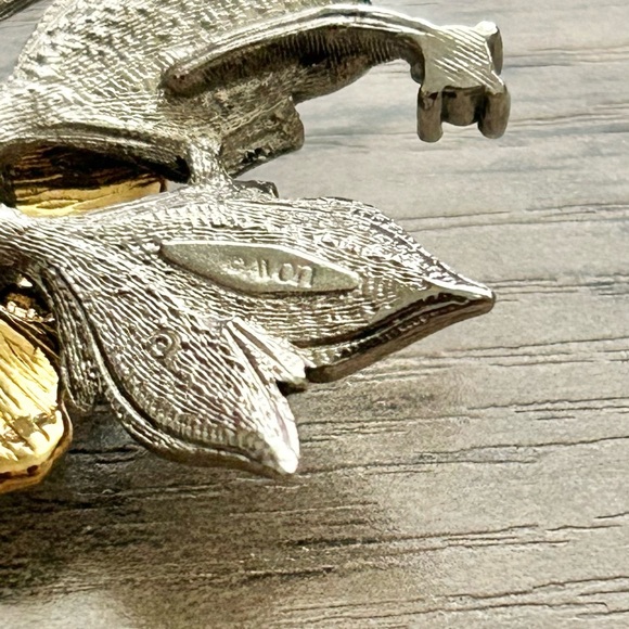 Vintage Avon Floral Brooch with Red and Green Pearl Accents - Picture 5 of 8